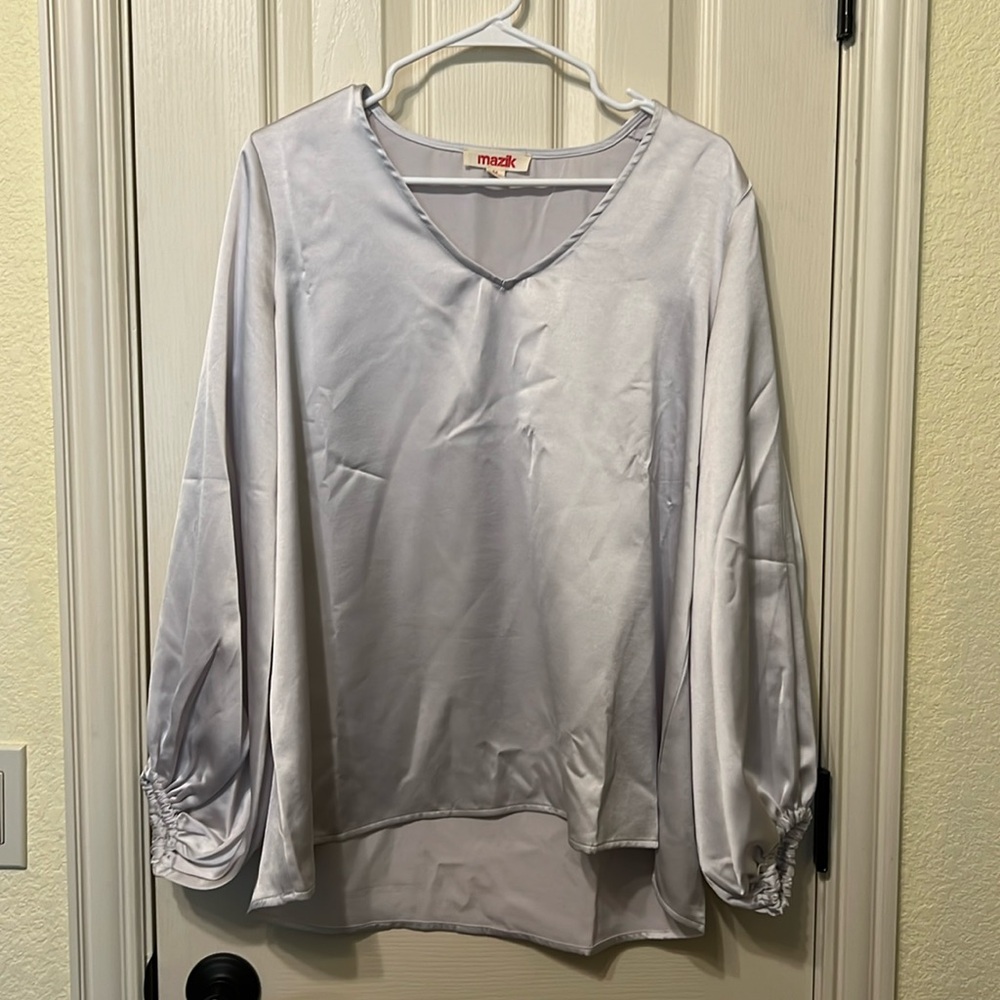 Silver Mazik Blouse with Juliet Sleeve & V Neck
